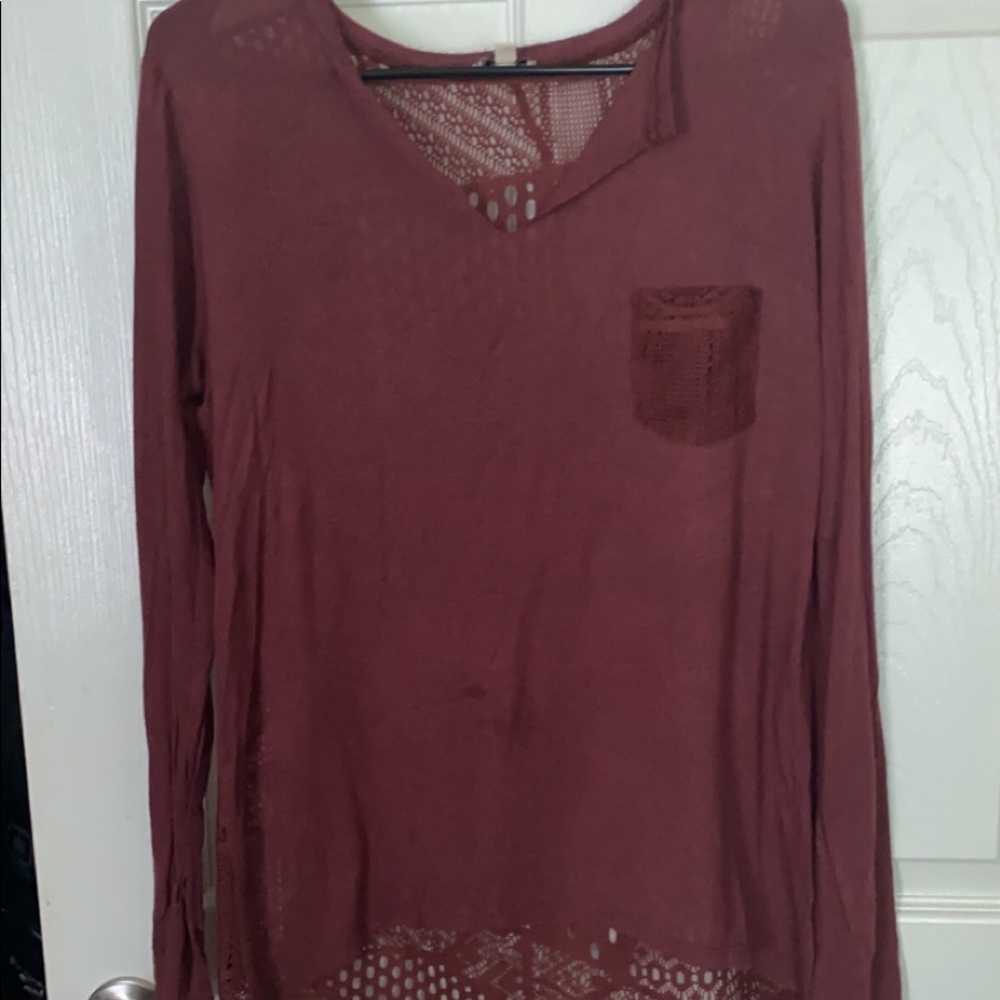 Long sleeve top w/ detailing in back